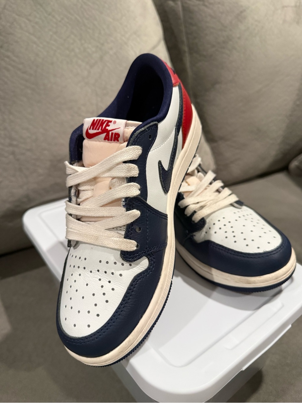 Nike retro Low Top Sneakers - White, Navy, Red